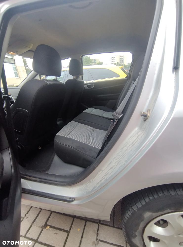 Peugeot 307 - 12