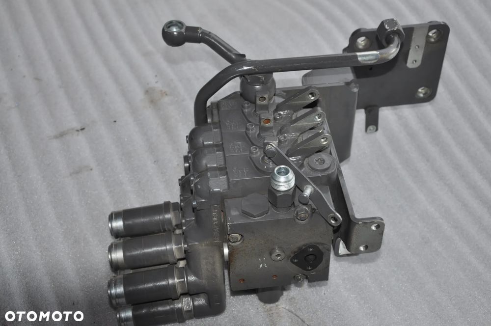 Rozdzielacz Hydrauliczny Dutz Fahr  6120 TTV - 3