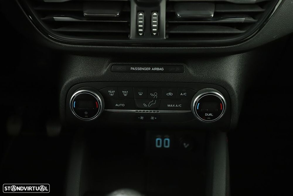 Ford Focus 1.0 EcoBoost MHEV ST-Line X - 13