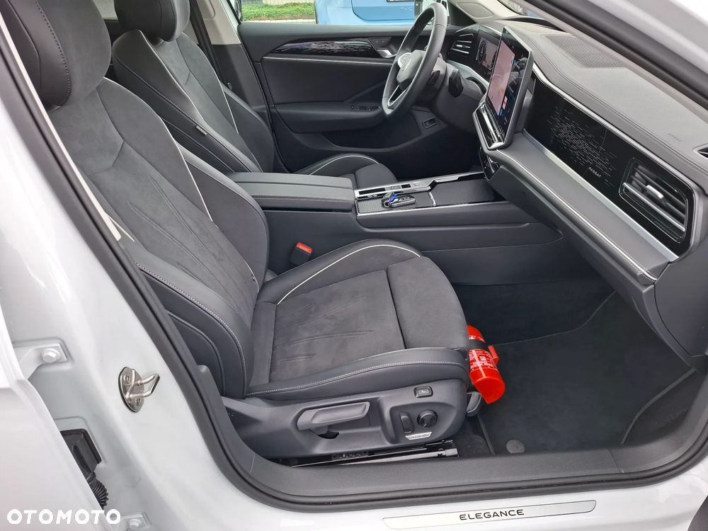 Volkswagen Passat Variant 2.0 TDI SCR DSG Elegance - 13