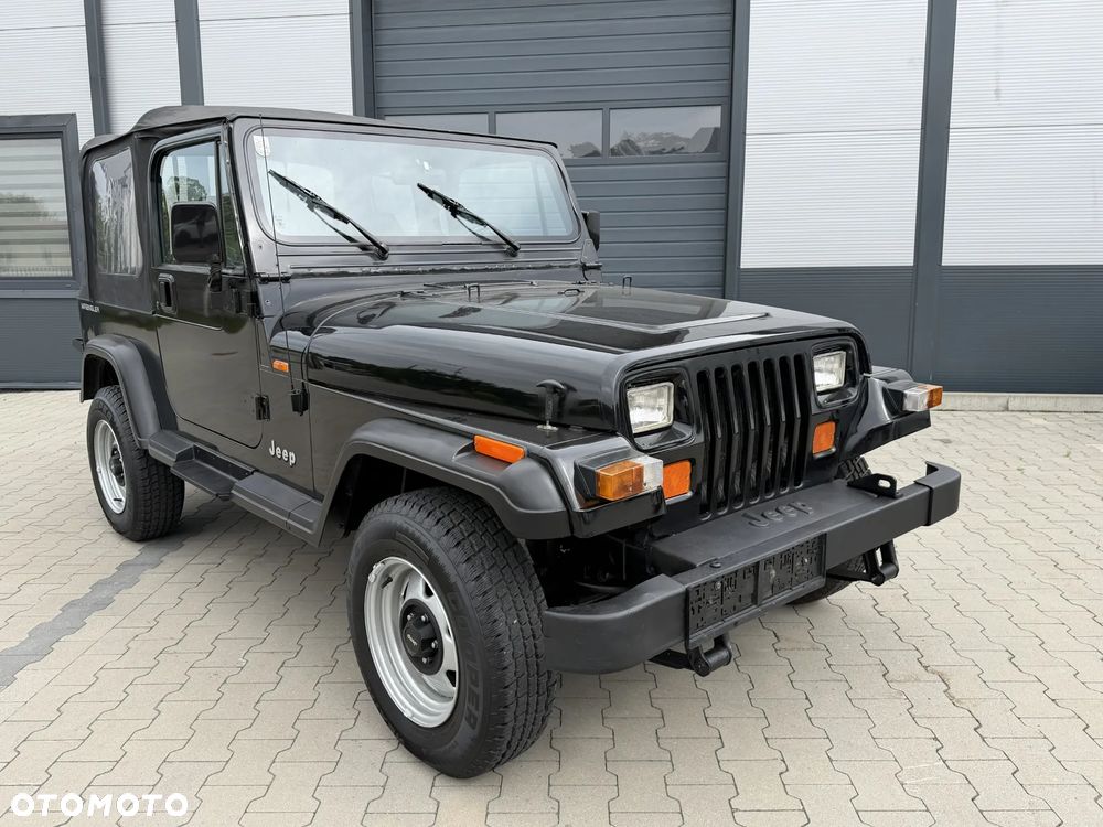 Jeep Wrangler - 11