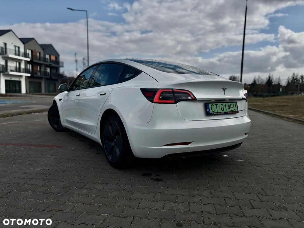 Tesla Model 3 ver-premium-langstreckenbatterie-awd-dual-motor - 2