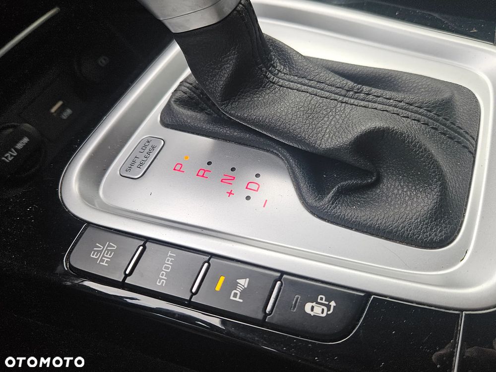 Kia Ceed 1.6 GDI DCT OPF Platinum - 33