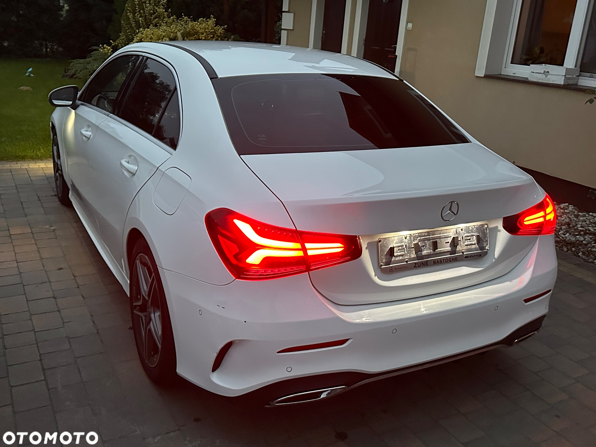 Mercedes-Benz Klasa A 180 7G-DCT AMG Line - 30