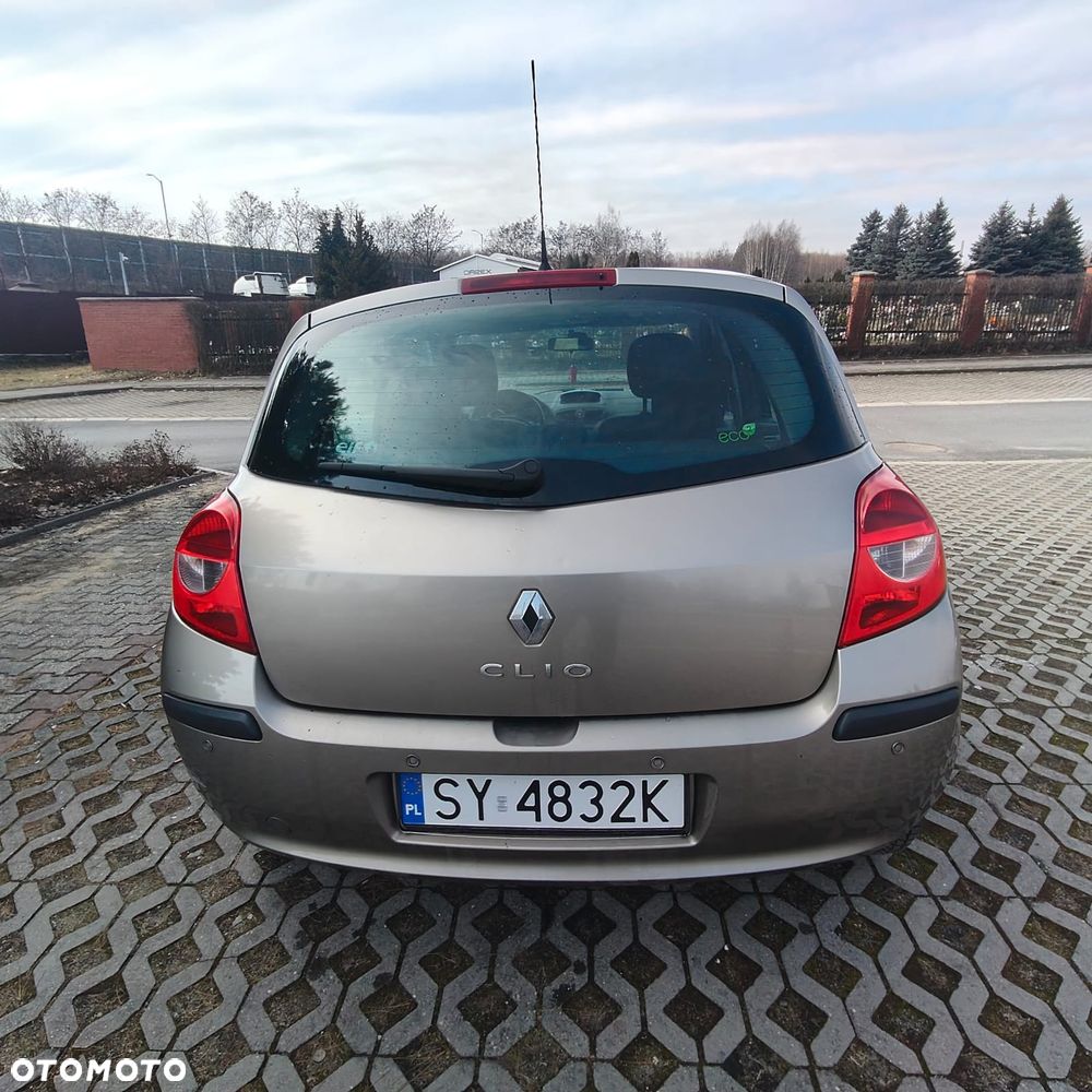 Renault Clio 1.2 16V Expression - 6