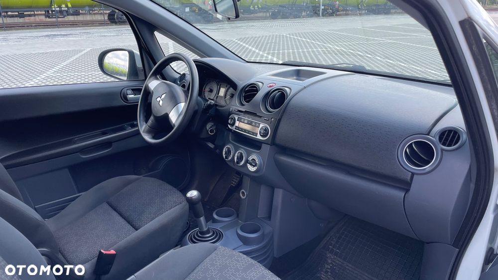 Mitsubishi Colt 1.1 - 9