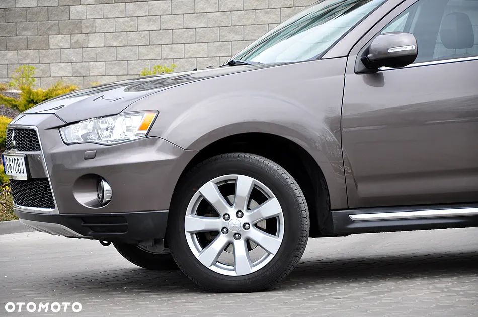 Mitsubishi Outlander - 8