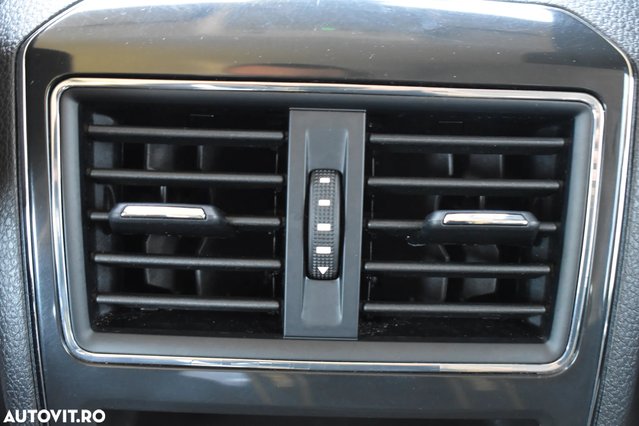 Skoda Superb 2.0 TDI DSG Ambition - 38
