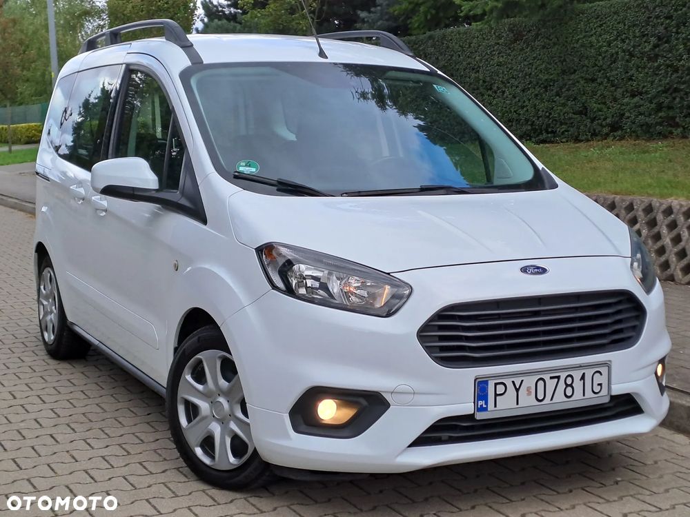 Ford Tourneo Courier - 17