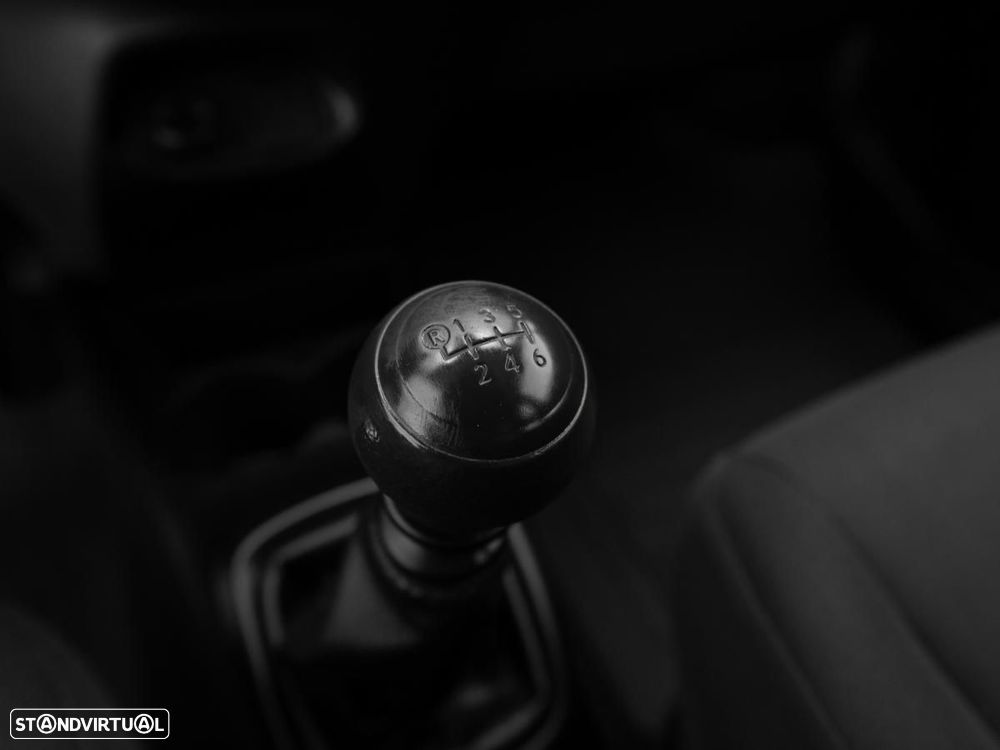 Toyota Yaris bizz 1.4 D-4D AC c/IVA - 16