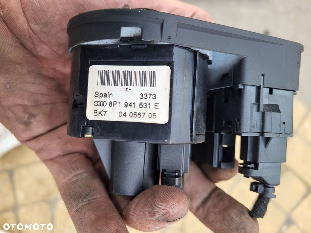 Włącznik świateł audi a3 8p halogen - 2
