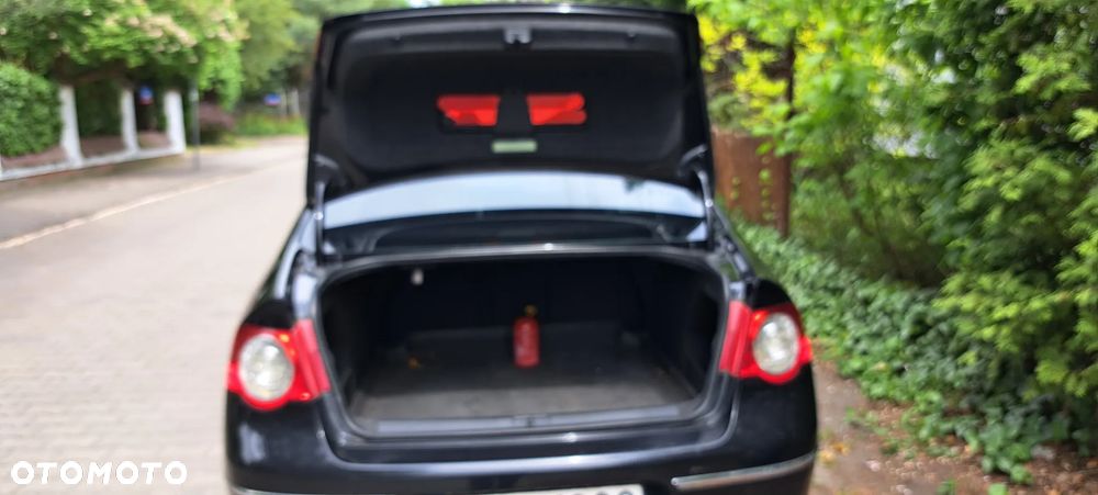 Volkswagen Passat 2.0 TDI DPF Sportline - 6