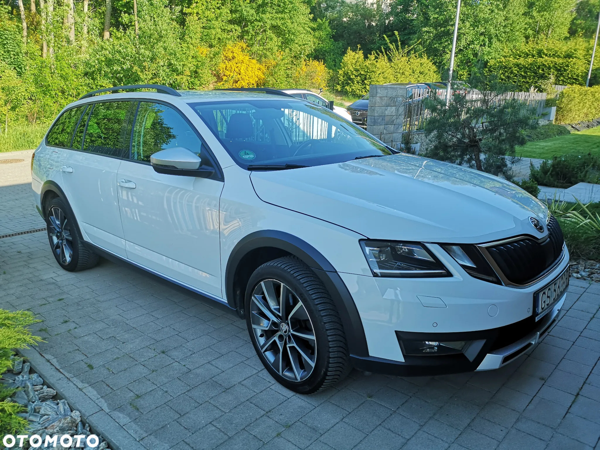 Skoda Octavia Combi 2.0 TDI 4x4 DSG Scout - 14