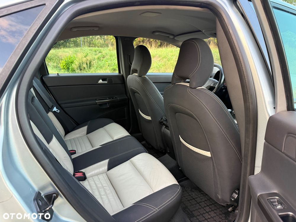 Volvo S40 2.0D R-Design Momentum - 17