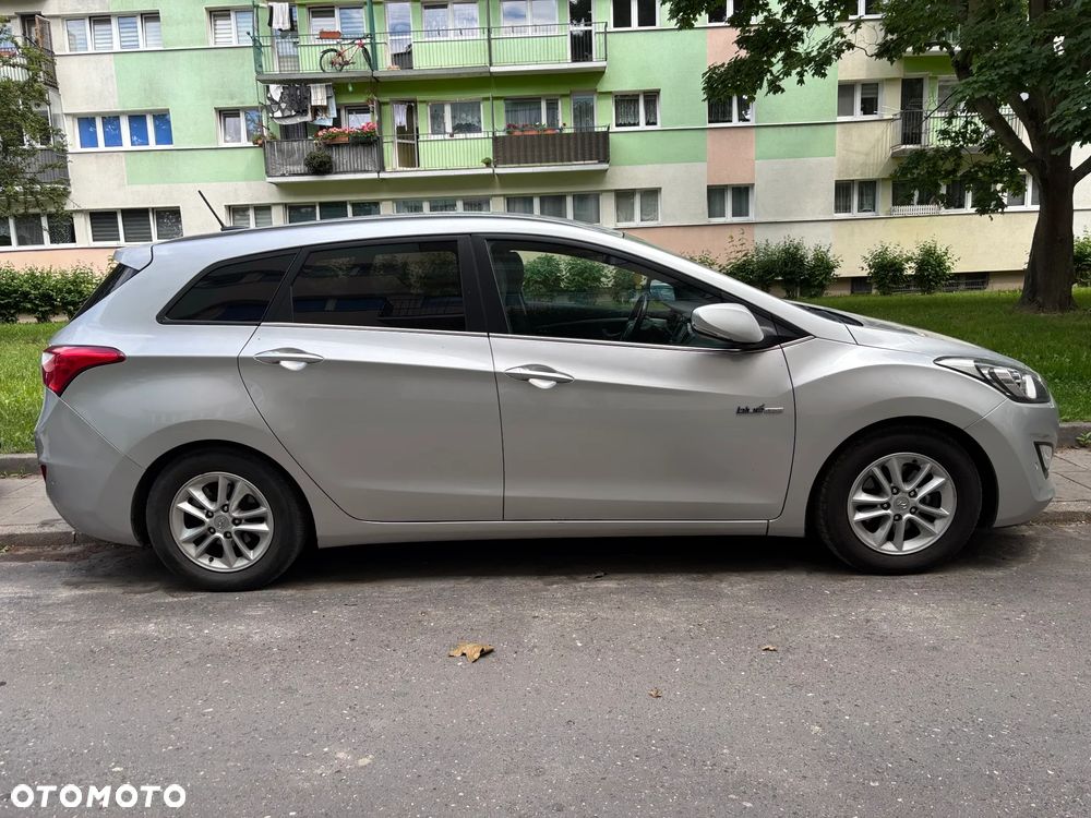 Hyundai i30 blue Kombi 1.6 GDi YES Silver - 4