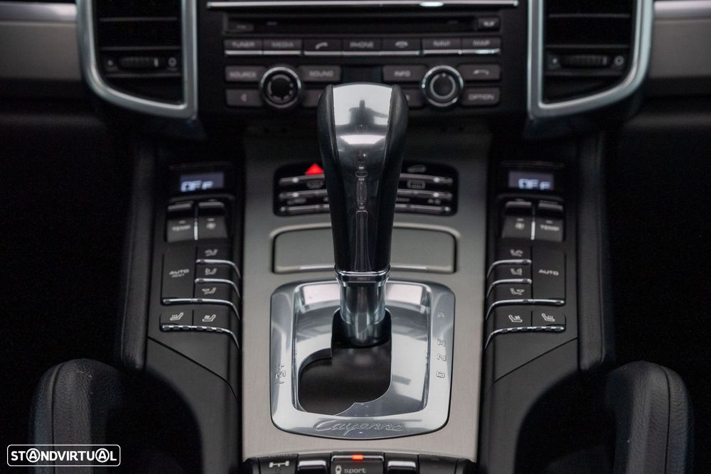 Porsche Cayenne Platinum Edition - 32