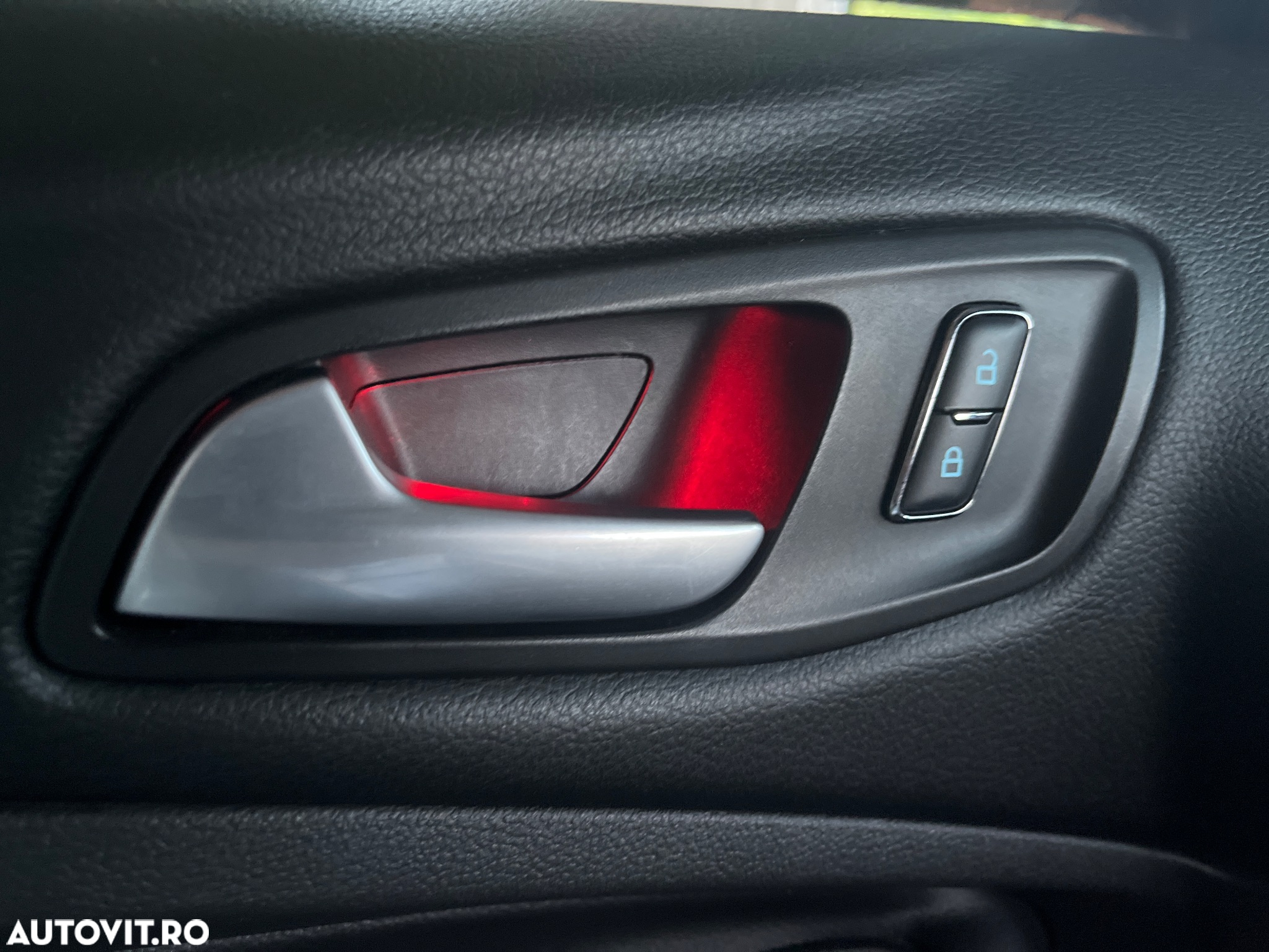 Ford Kuga - 22