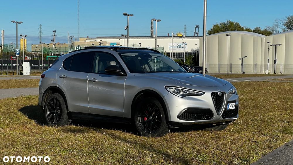 Alfa Romeo Stelvio - 16