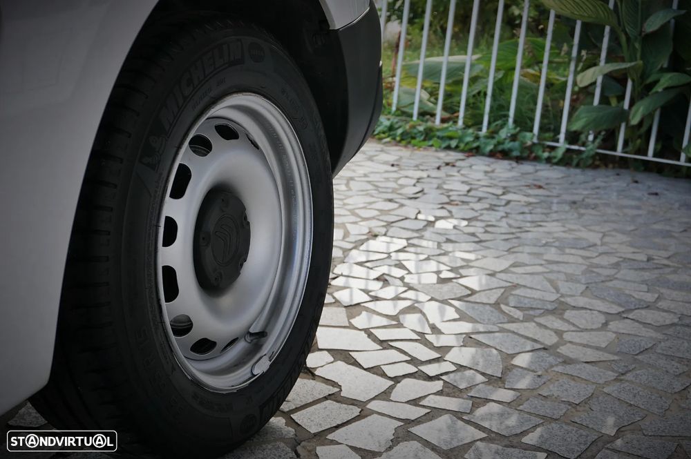 Citroën Berlingo Van 1.6 HDI 3 Lugares IVA/DEDUTÍVEL - 29