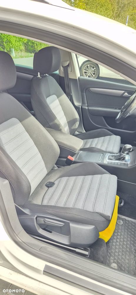 Volkswagen Passat 2.0 TDI Comfortline DSG - 10