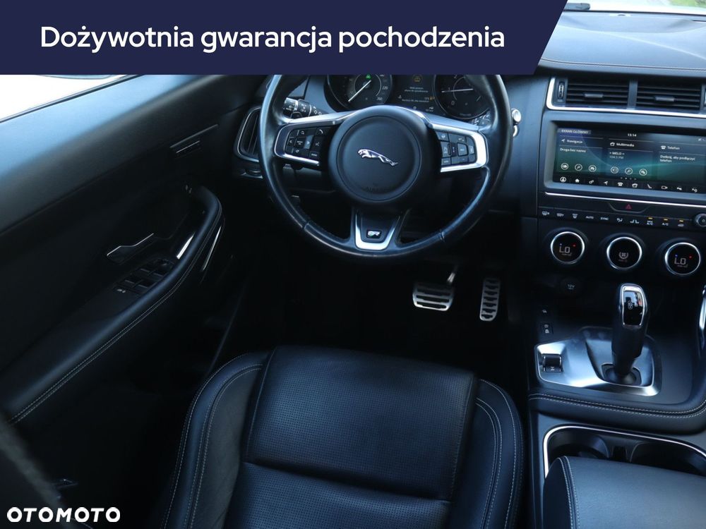 Jaguar E-Pace - 9