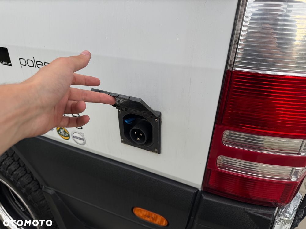 Mercedes-Benz SPRINTER - 24