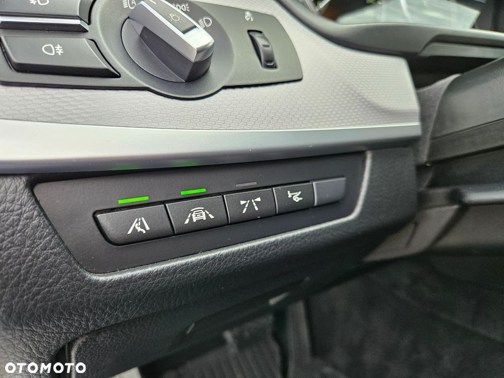BMW Seria 5 525d xDrive - 17