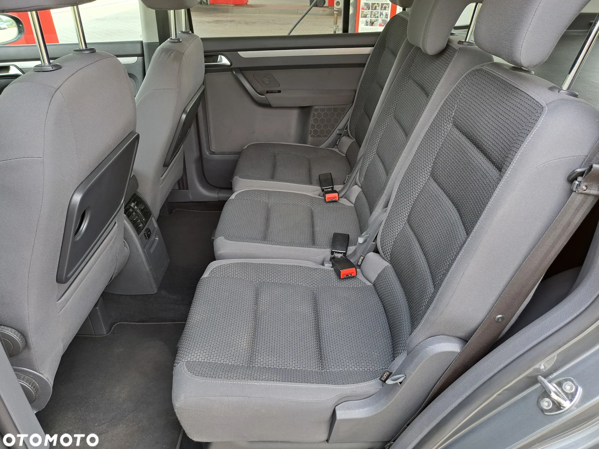 Volkswagen Touran - 28
