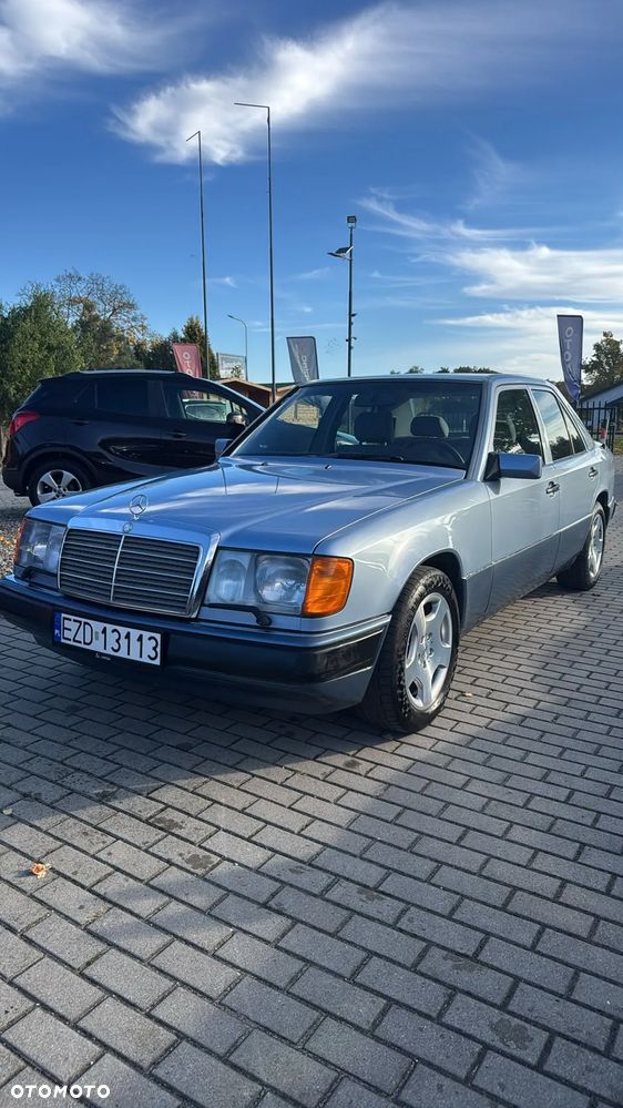 Mercedes-Benz W124