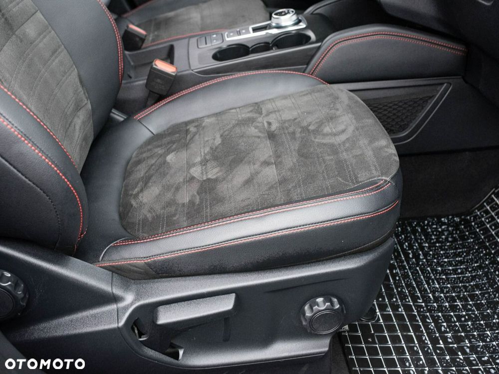 Ford Kuga - 30