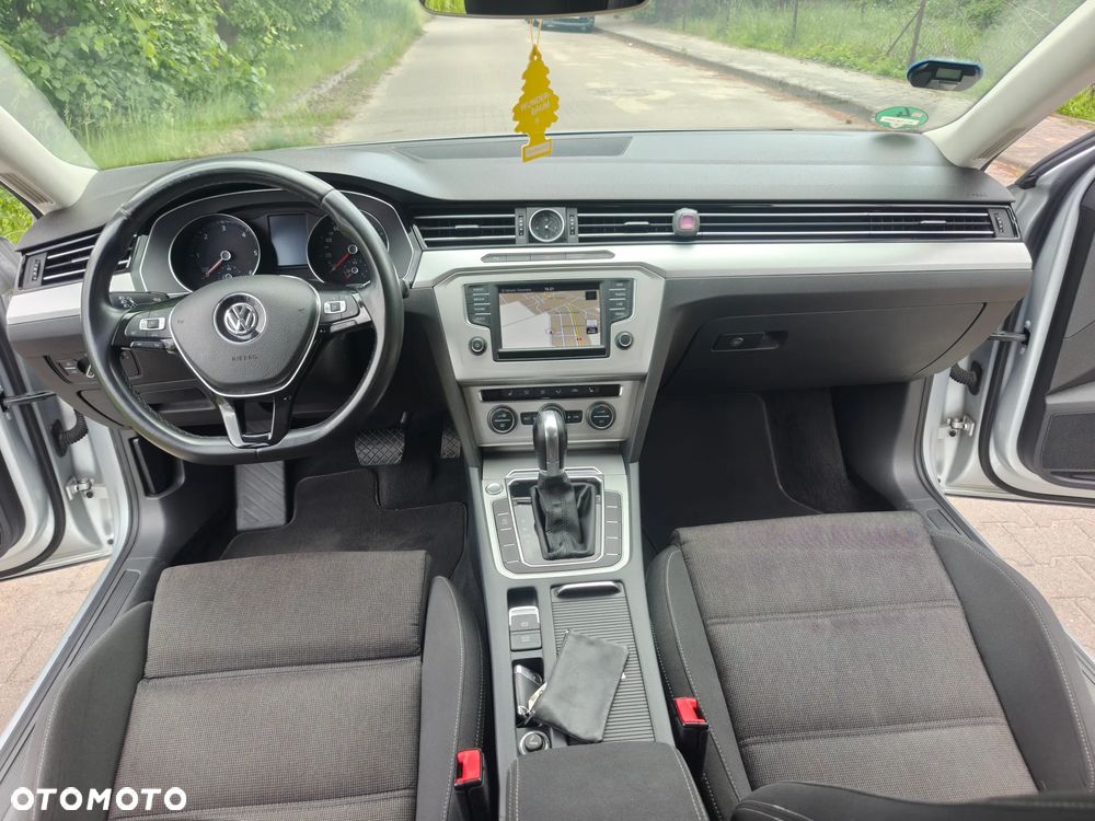 Volkswagen Passat - 9