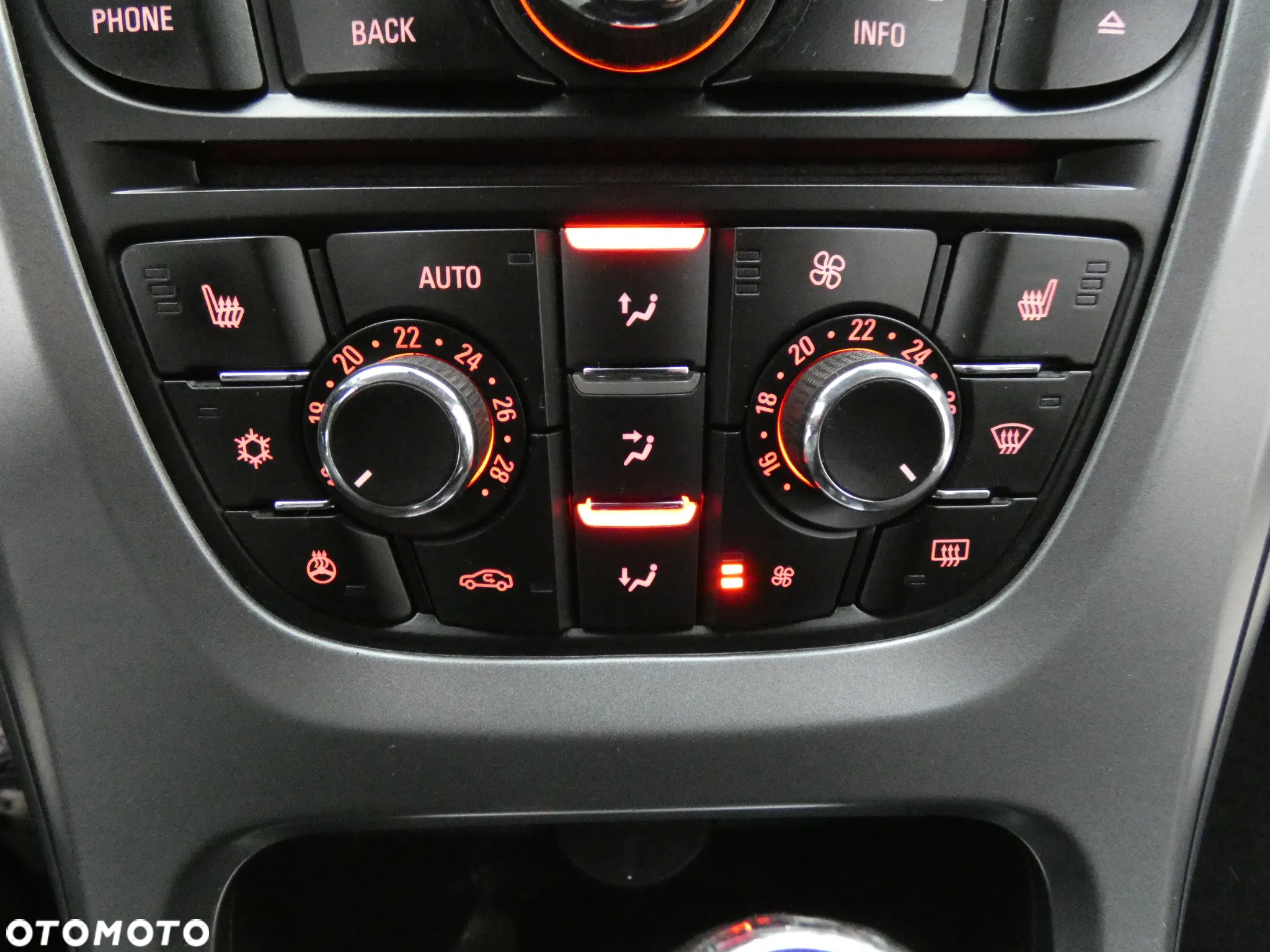 Opel Astra 1.4 Turbo Automatik Design Edition - 29