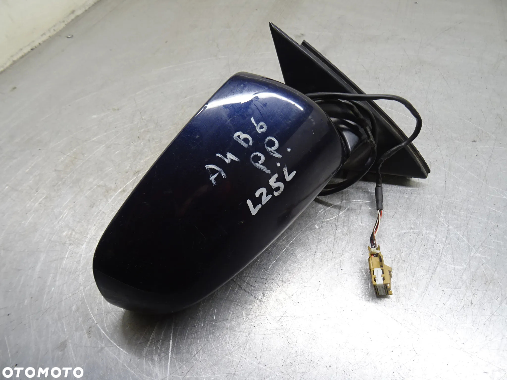 AUDI A4 B6 LUSTERKO PRAWE 5 PIN LZ5E - 4