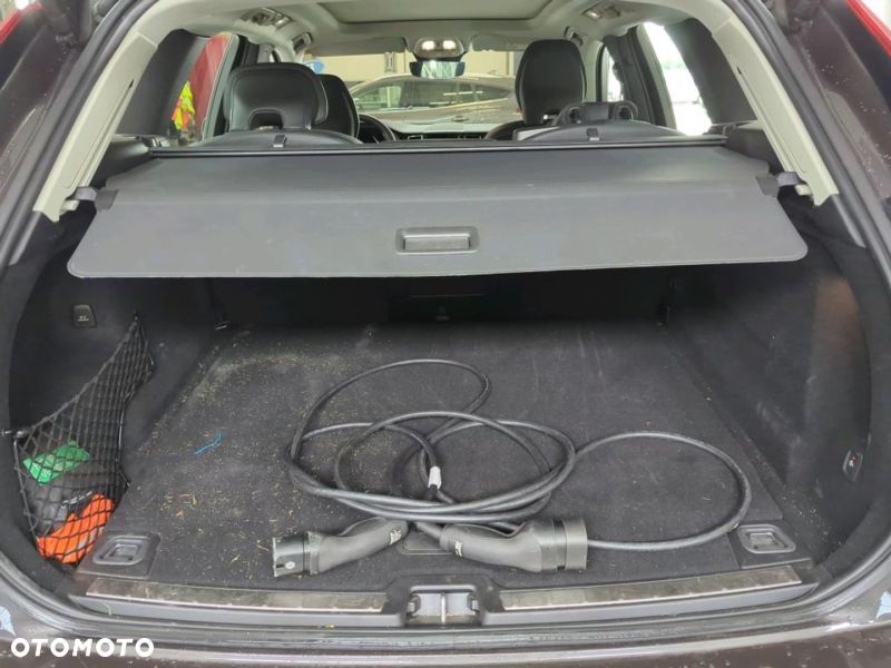 Volvo XC 60 T6 AWD Plus Dark - 12