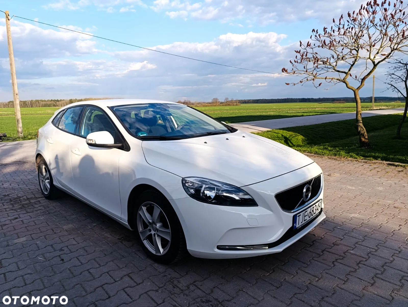 Volvo V40 T2 Momentum - 4