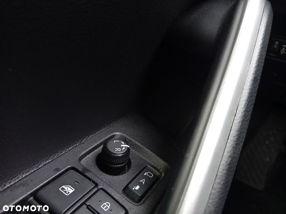 Toyota Corolla Cross - 18