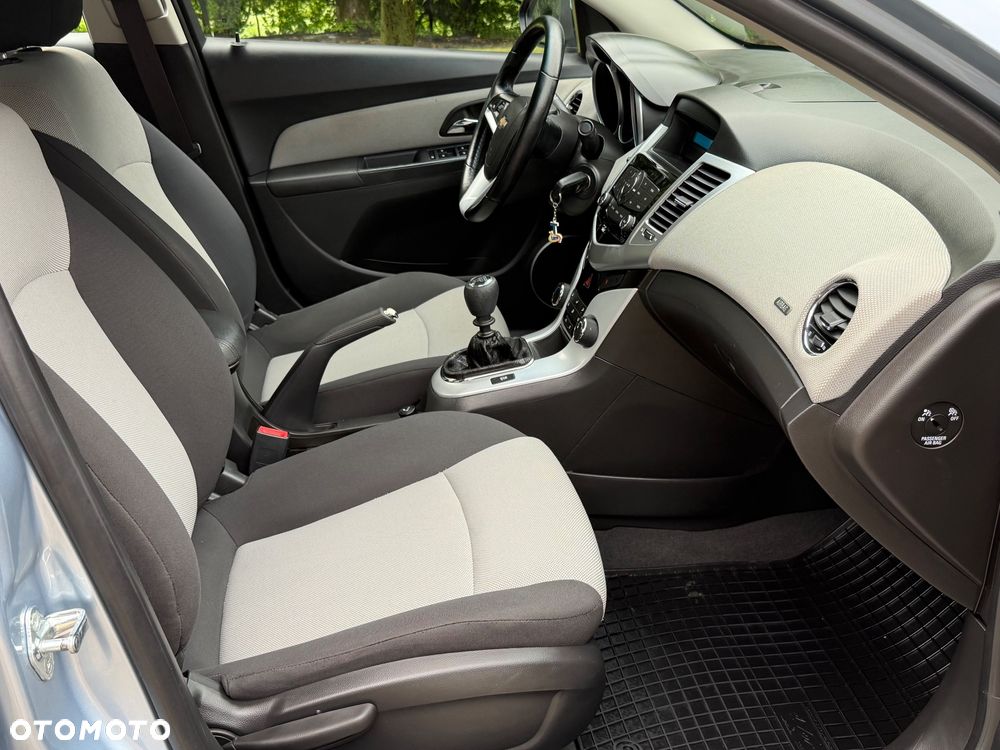 Chevrolet Cruze 1.6 - 20