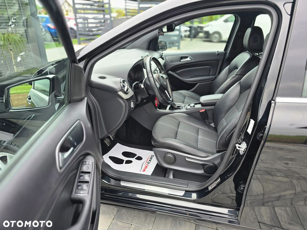 Mercedes-Benz Klasa B 180 BlueEFFICIENCY Edition Style - 22