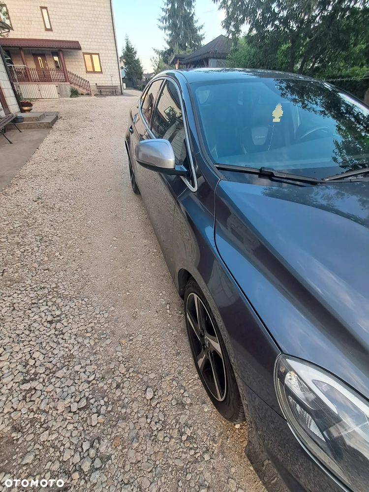Volvo V40 D2 R-Design - 4