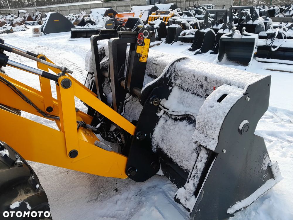 JCB JCB 4CX AEC  2022r - 12