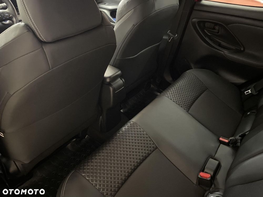 Toyota Yaris - 11