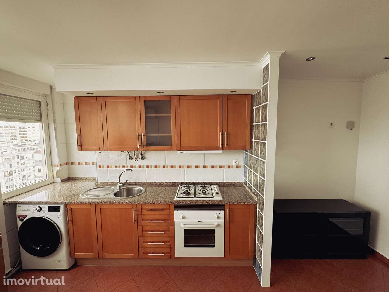 Oportunidade Imperdível na Amadora – T1 com Excelente Localização! - Grande imagem: 5/13