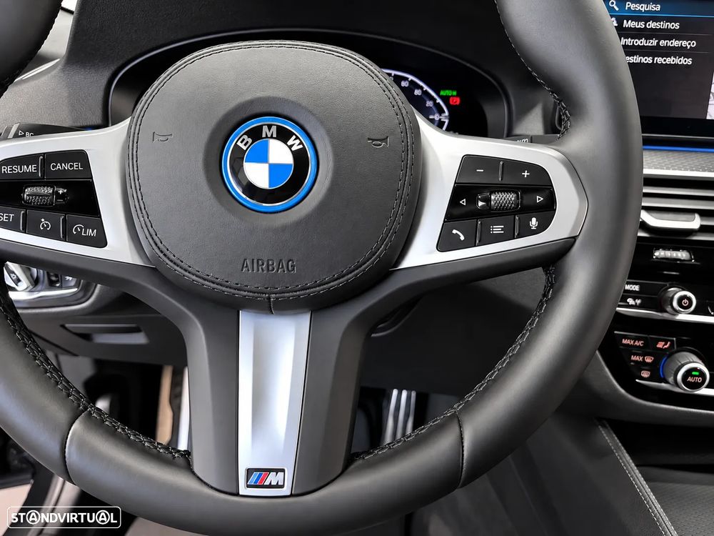 BMW 520 e Pack M - 25
