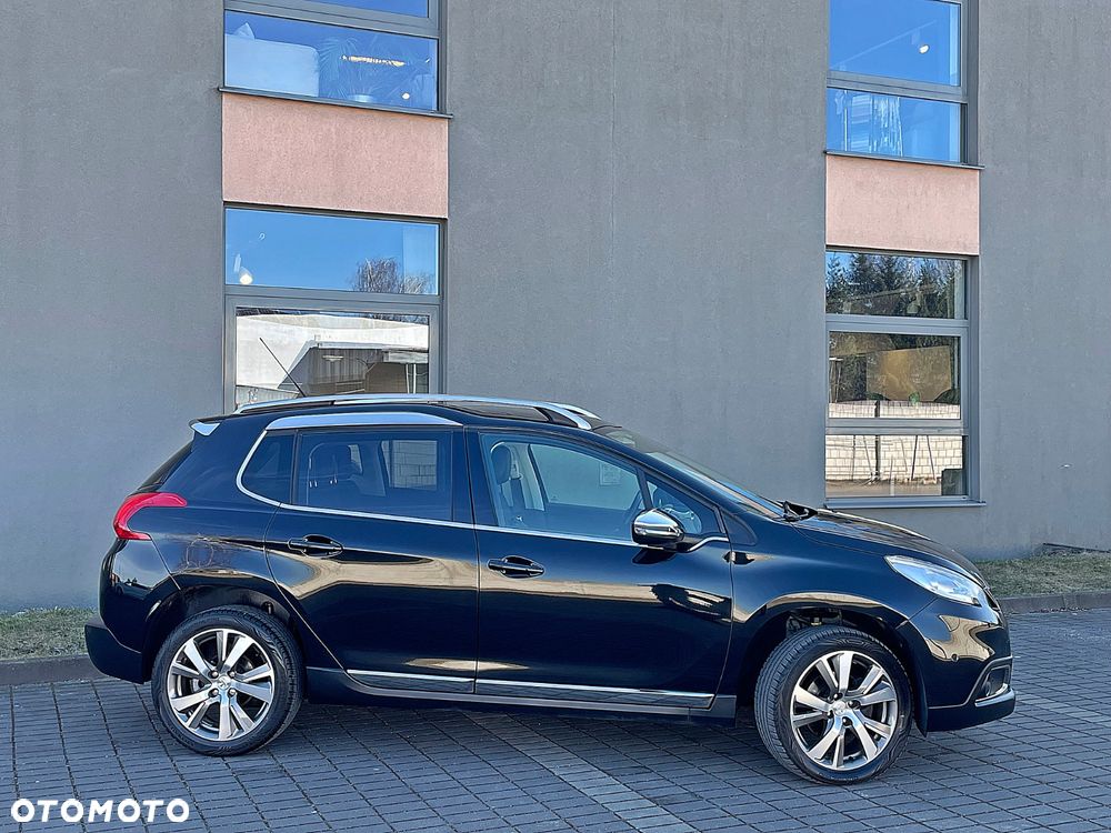 Peugeot 2008 PureTech 130 GPF Black Edition - 4
