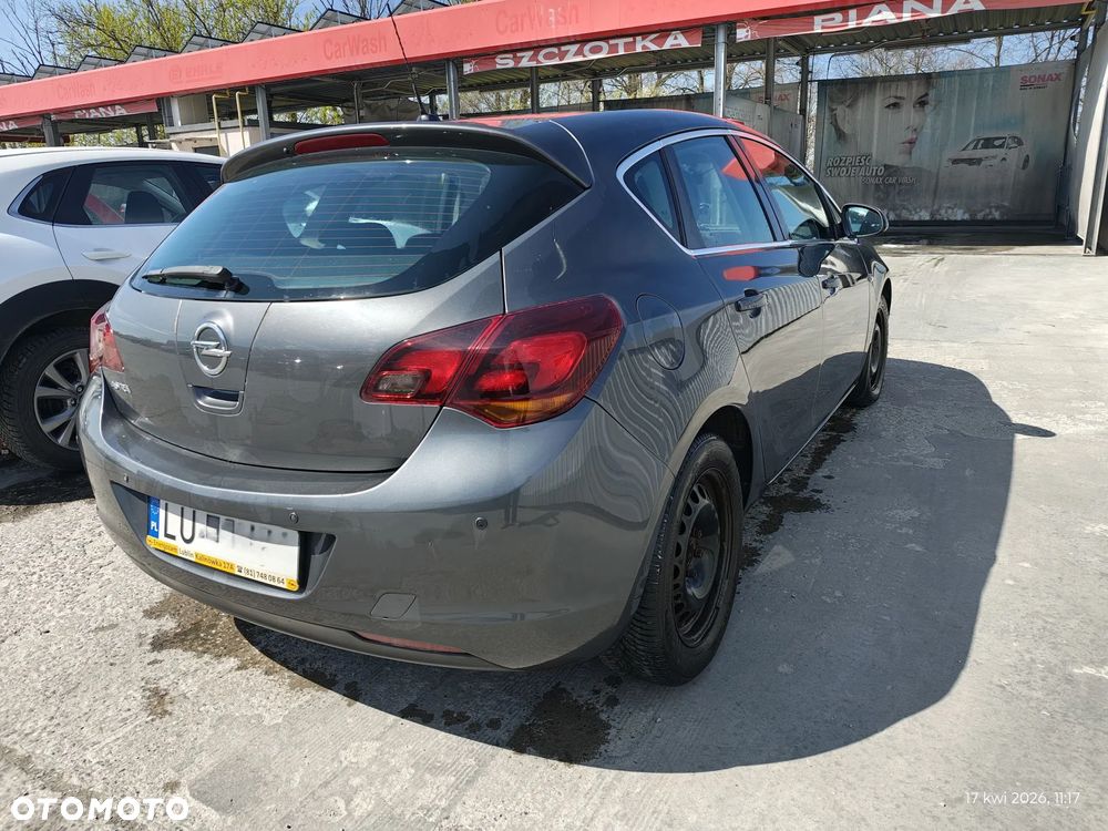 Opel Astra 1.6 Cosmo - 3