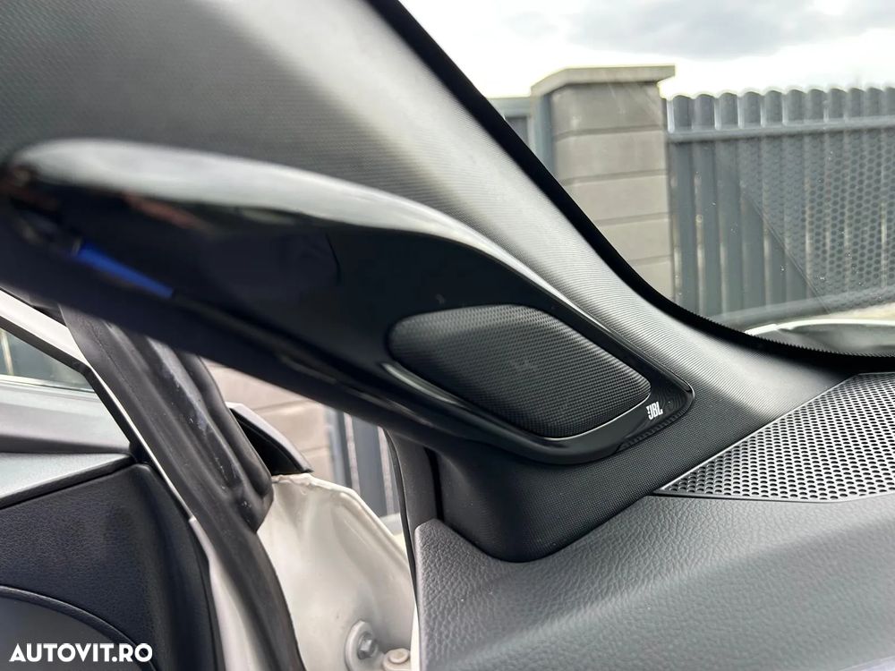 Toyota C-HR Hybrid Style Selection - 22