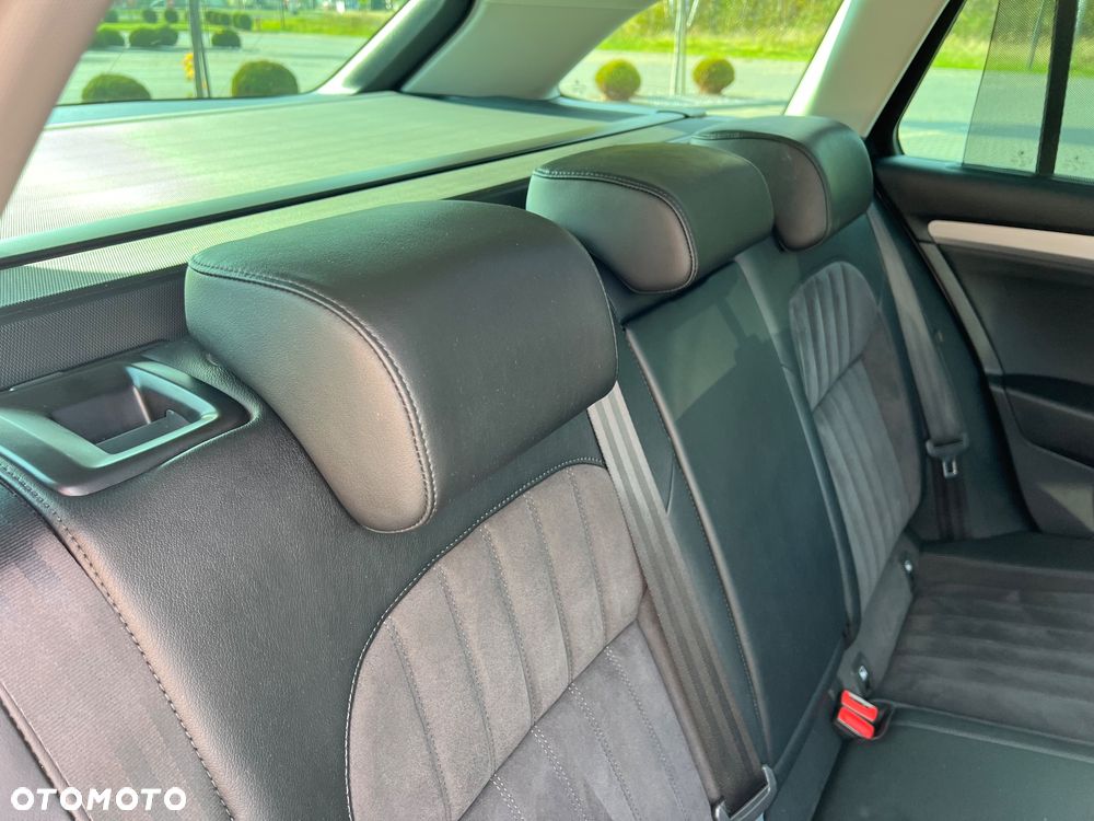 Skoda Superb 1.6 TDI DSG Style - 35
