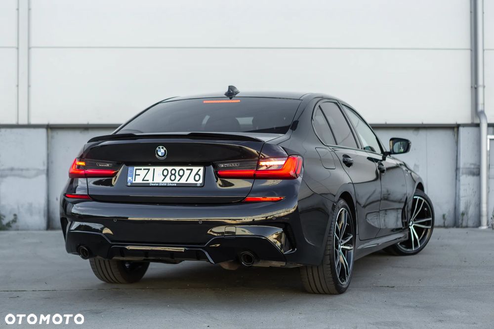 BMW Seria 3 320d xDrive M Sport Shadow - 22