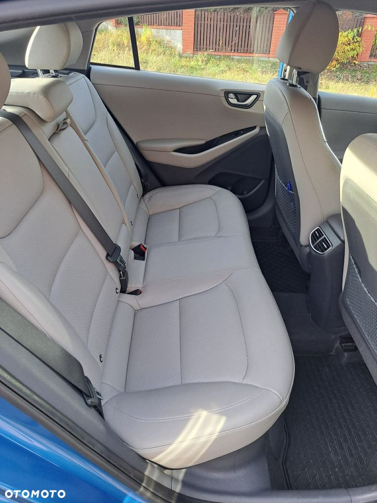 Hyundai IONIQ Hybrid Platinum - 9