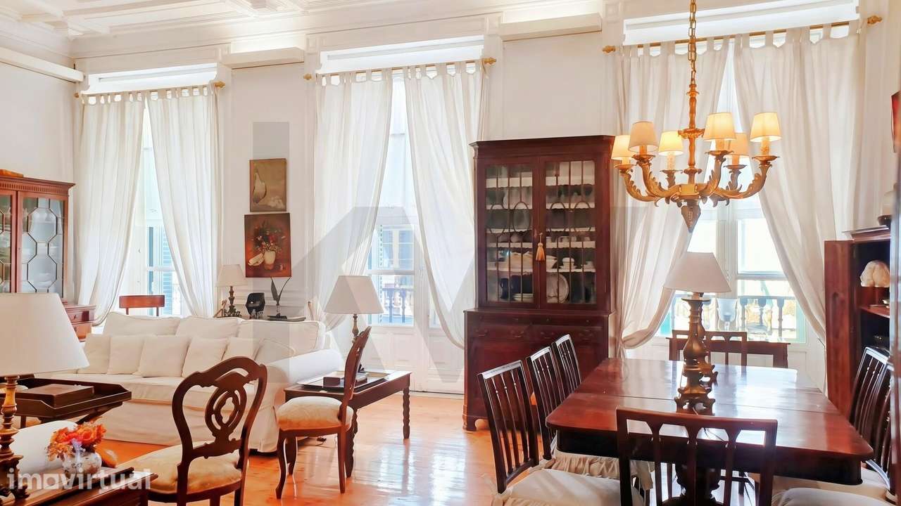T3 de Charme na Baixa, junto ao Rio: Sala com 55 m2, Terraço de 12m2 e - Grande imagem: 3/24